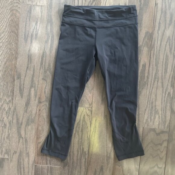 lululemon athletica Pants - Lululemon Black Crop leggings